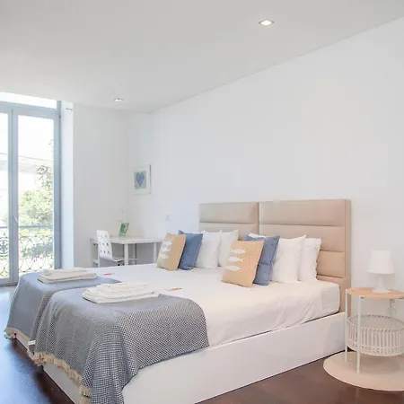 Liiiving In - Carlos Alberto Apartment