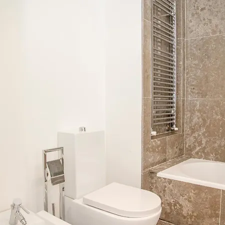 Liiiving In - Carlos Alberto Apartment *