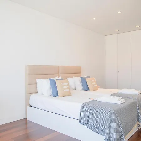 Liiiving In - Carlos Alberto Apartment